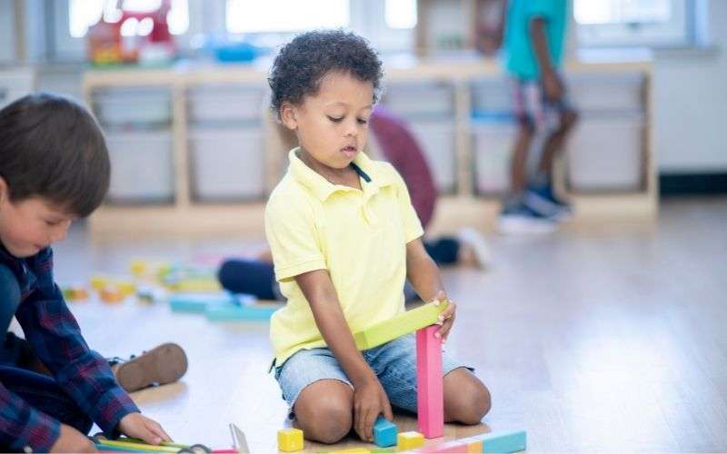 How loose parts are used in the STEAM learning methodology.